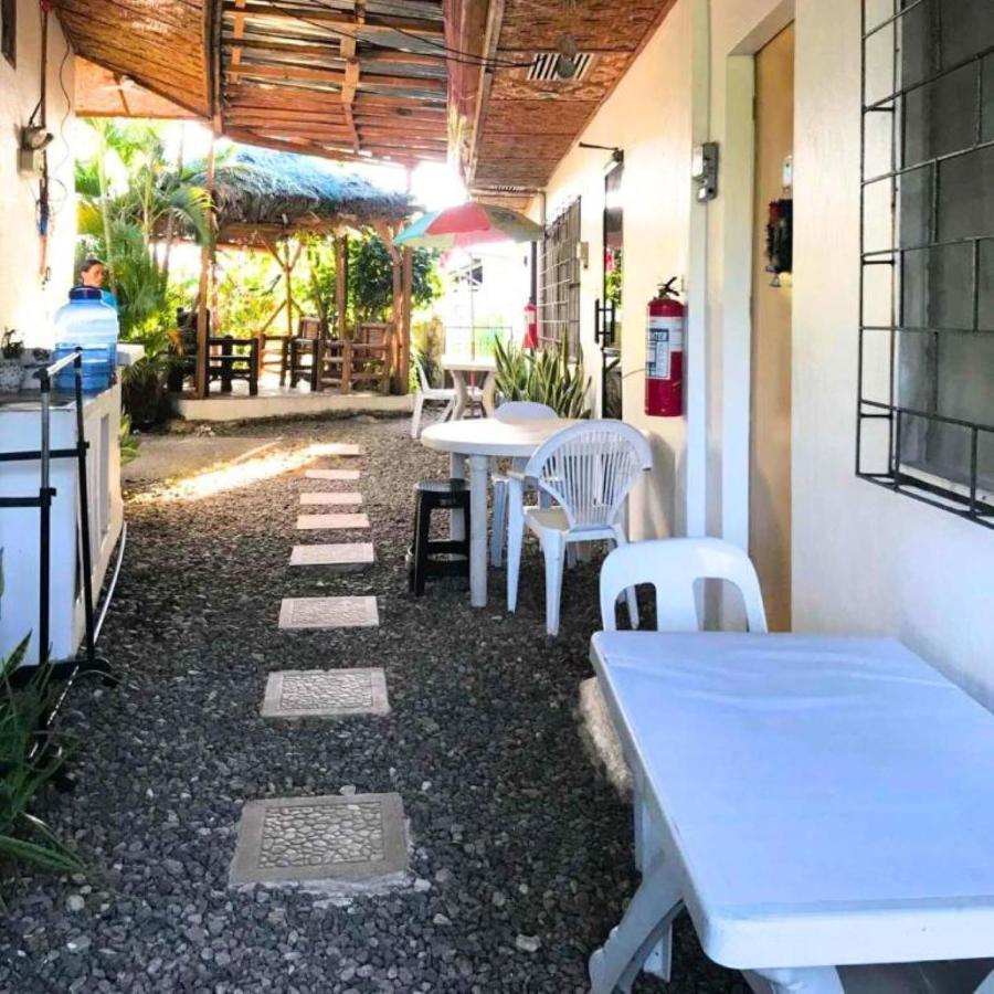 Gerty'S Tourist Inn Powered By Cocotel Moalboal Exterior photo